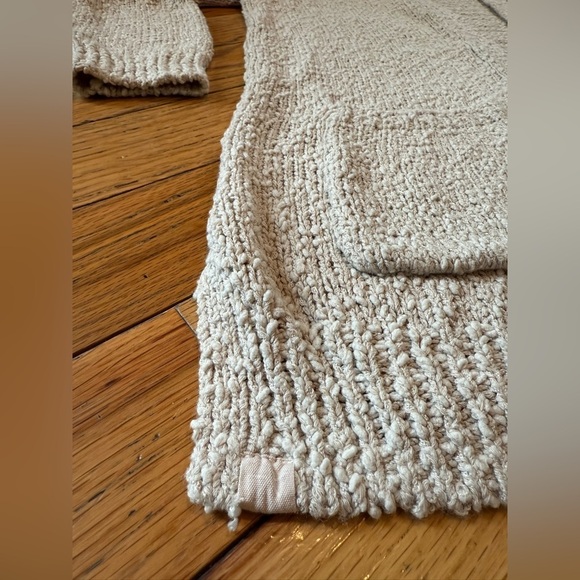 Barefoot Dreams Beige Boucle Cozy Loungewear Cardigan Sweater Women’s Size Large - Picture 10 of 13